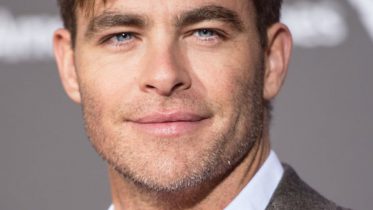 Chris Pine - OMG.BLOG