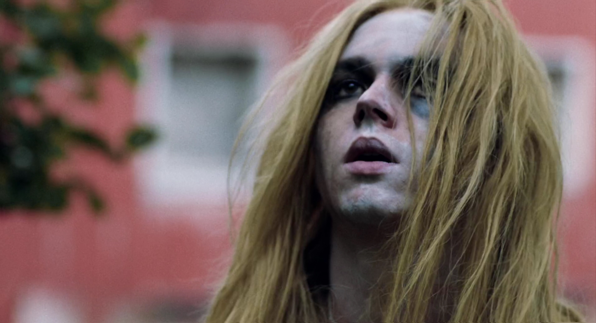 OMG, his butt: Jack Kilmer in 'Lords of Chaos' | OMG.BLOG