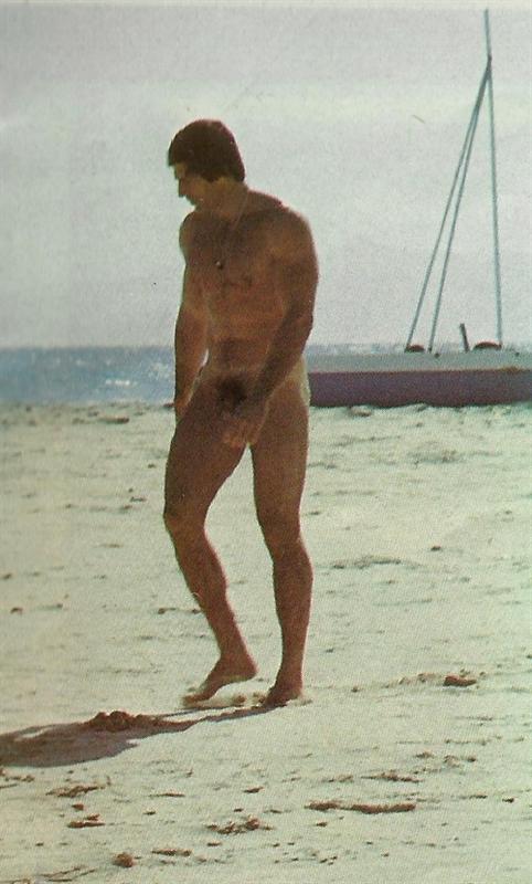 OMG, he’s naked RETRO EDITION: '60s Mexican superstar actor Jorge Rive...