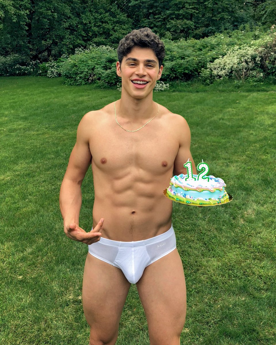 OMG, he’s naked: Insta-thotty Pierre Amaury Bouvier.