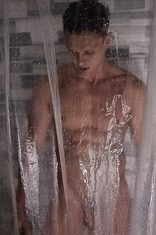 The post OMG, he’s naked UHGAIN: Model Laurent Charles Marchand appeared fi...