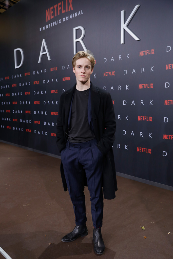OMG, hes naked: Louis Hofmann, star of Netflixs DARK 