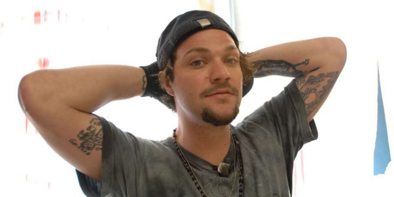 Omg He S Naked Uhgain Bam Margera Posts Then Deletes Dick Pic To Instagram Omg Blog