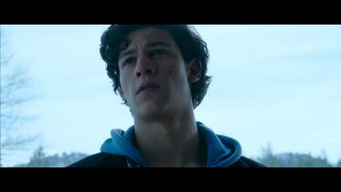 OMG, he's naked: Emilio Sakraya in 'Kalte Füße' - OMG.BLOG