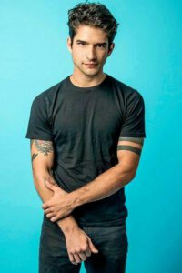 OMG, Tyler Posey gets wet and wild VPL in his underwear for fans during