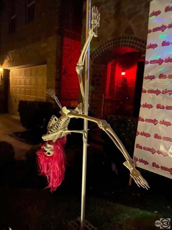 Skeleton Strip OMG, Happy Halloween! Hosted by the skeleton stripper display that's ...