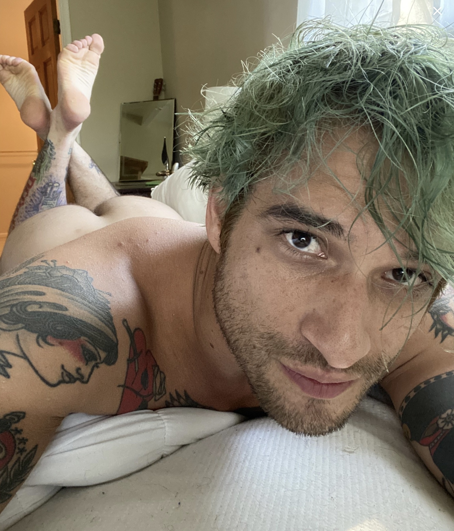 OMG, he’s naked UHGAIN: Tyler Posey just can’t keep his clothes on.