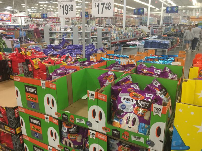OMG, many stores in North America have already put their Halloween