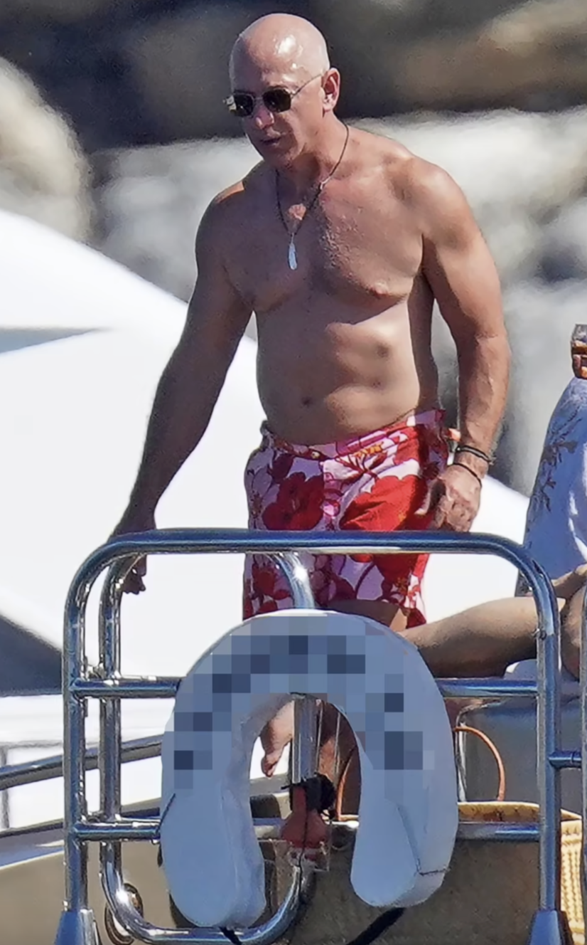 OMG, Jeff Bezos is now buff because of Tom Cruise's trainer - OMG.BLOG