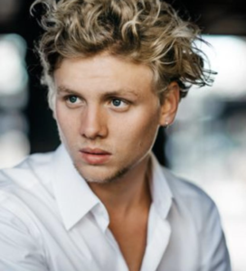 OMG, he's naked: Johannes Nussbaum in 'Hannes' - OMG.BLOG