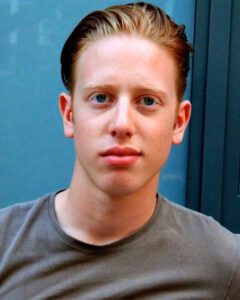 OMG, he's naked: French actor Côme Levin goes full-frontal and rear in