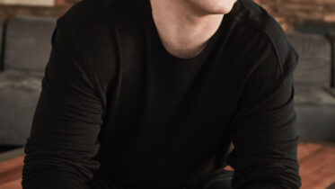 Matt Shively naked butt pic - OMG.BLOG