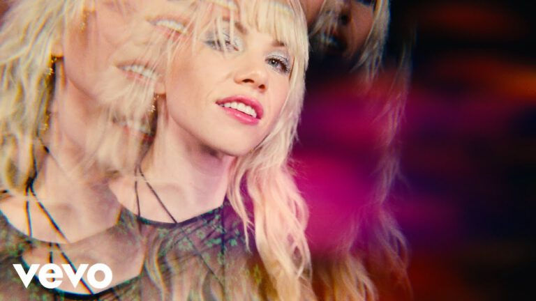 carly-rae-jepsen-talking-to-yourself-omg-blog