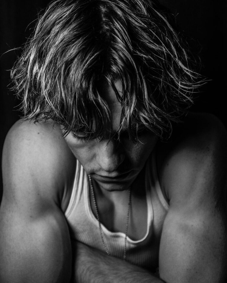 Ross Brooding OMG, Ross Lynch strikes a brooding, shirtless pose for photographer ...