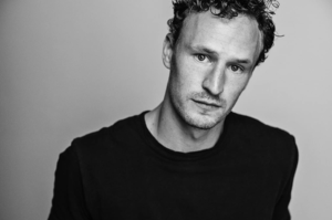 OMG, he's naked: Jack Greenlees in 'The Swarm' - OMG.BLOG
