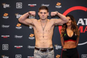 OMG, he's naked: MMA fighter Dominic "The Honey Badger" Mazzotta - OMG.BLOG