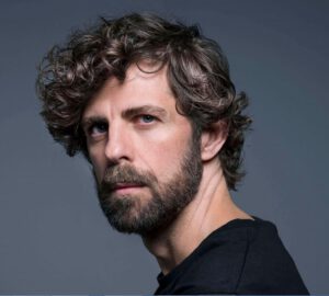 OMG, he's naked: The best of actor Santi Senso onstage - OMG.BLOG