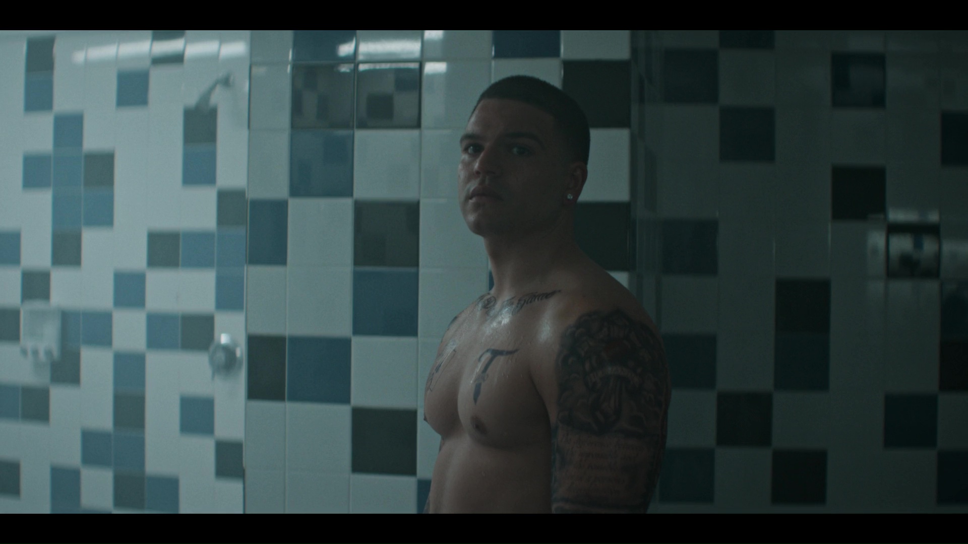 OMG, his butt: Josh Riviera in ‘American Sports Story: Aaron Hernandez’